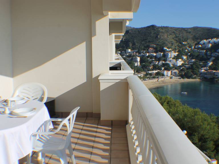 Holiday apartment with pool & barbeque — photo 3