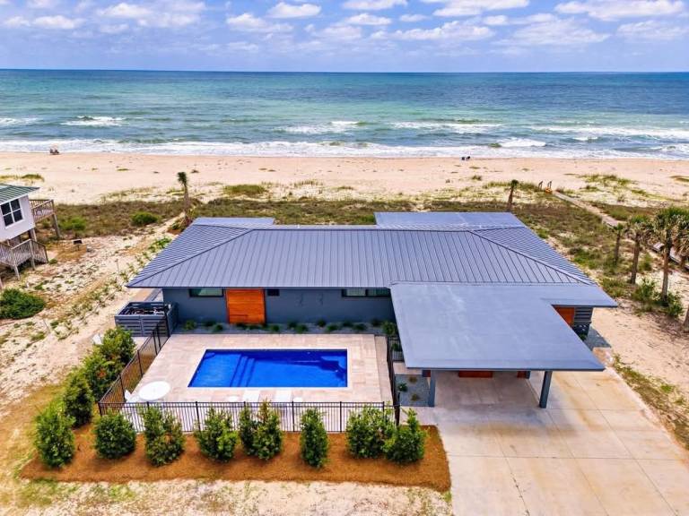 House Saint George Island