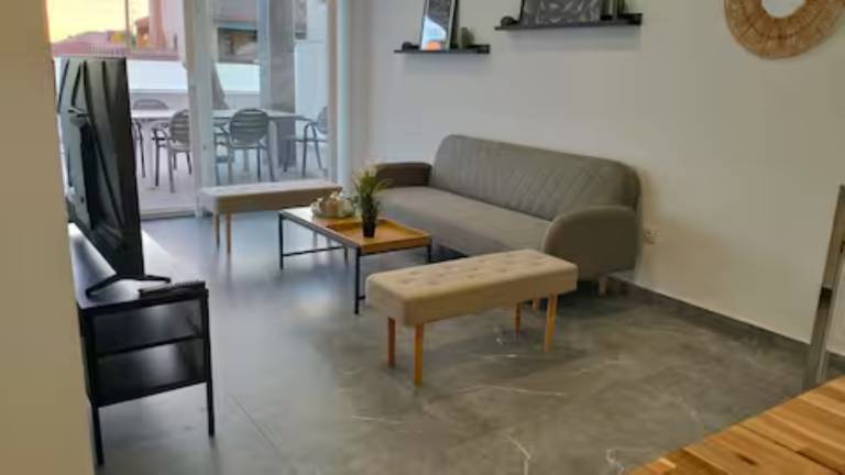 Family-friendly villa with patio, barbeque & private pool | Panoramic view | Dogs allowed — photo 4