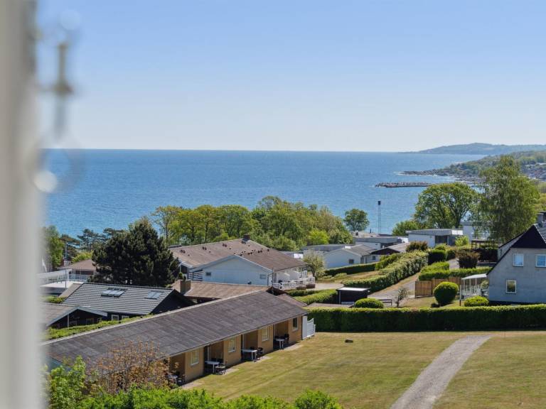 House with yard, terrace & grill | Sea view — photo 4
