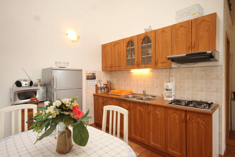 One bedroom apartment with terrace and sea view Sveti Jakov, Lošinj (A-8011-a) — photo 5