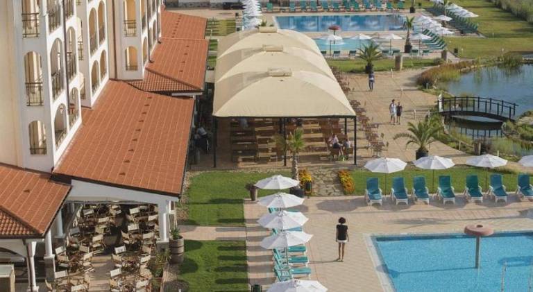 Holiday apartment with pool | Next to the beach | Pets are welcome in Obzor