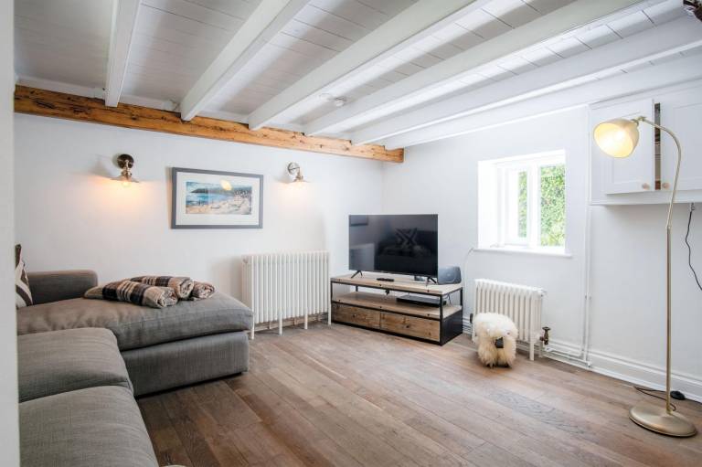 Family-oriented beautiful cottage with garden & barbecue | Pets are welcome — photo 4