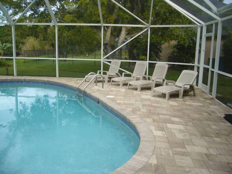 House  Naples