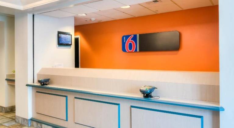Motel 6 Joliet, IL - Chicago - I-55 — photo 5