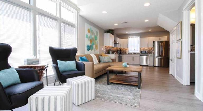 Charming vacation home | Pet-friendly in Des Moines, IA
