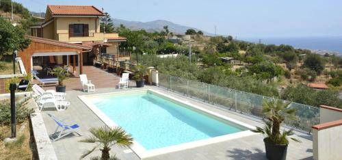 Villa Santa Teresa di Riva