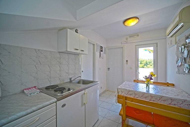 Matana Pomena - A5 Two-Bedroom Apartment with Terrace — photo 4