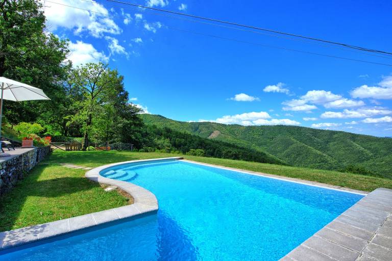 Villa with garden, barbeque & patio | Panoramic view — photo 3
