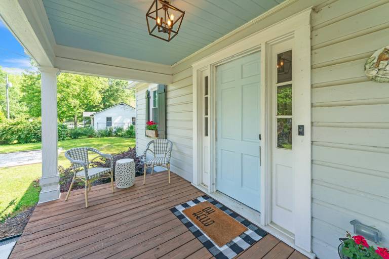 Vacation home with yard & terrace — photo 2
