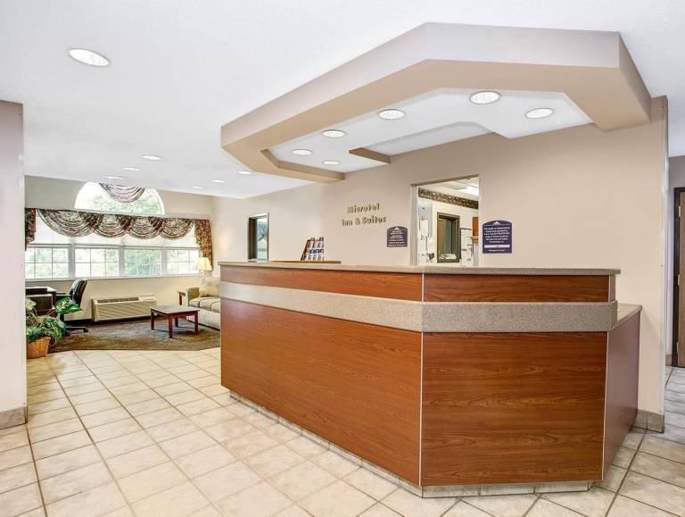 Microtel Inn & Suites by Wyndham Mason/Kings Island — photo 2