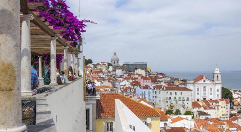 Fully equipped apartment | Close to São Jorge Castle | Pets allowed — photo 5
