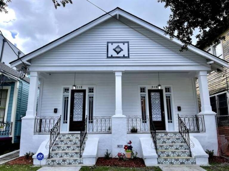 House Mid-City