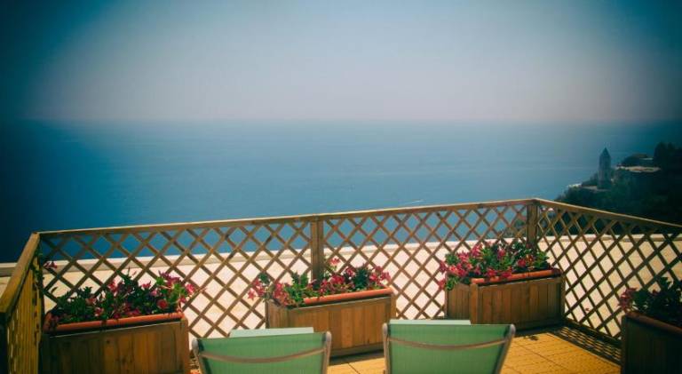 House with garden, terrace & BBQ in Agerola