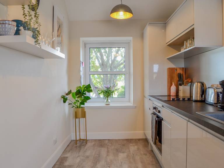 Child-friendly cottage with grill & yard | Pet-friendly — photo 5