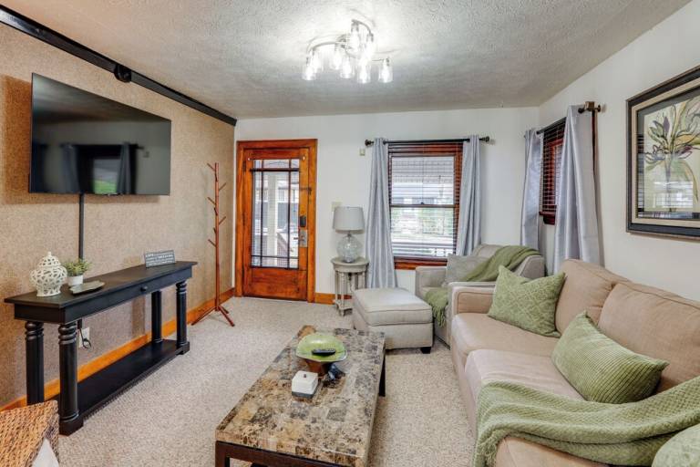 Cottage Cuyahoga Falls