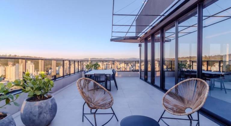 Lovely rental apartment with pool, terrace & yard | Perfect for remote work | Dogs allowed — photo 4