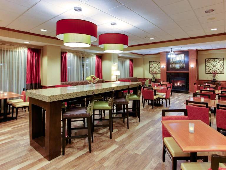 Hampton Inn Emporia — photo 4