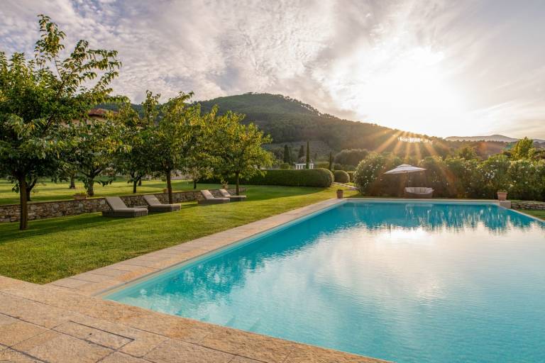 Family-oriented beautiful villa with barbeque, terrace & yard | Pet-friendly in Capannori