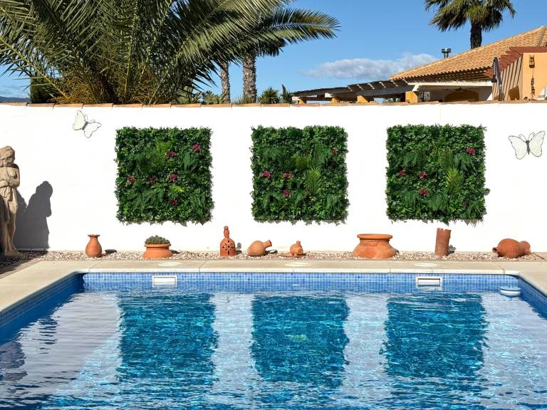 House with grill, garden & terrace | Garden view — photo 4