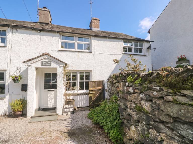 Family-friendly cottage with yard | Pets are welcome in Ambleside