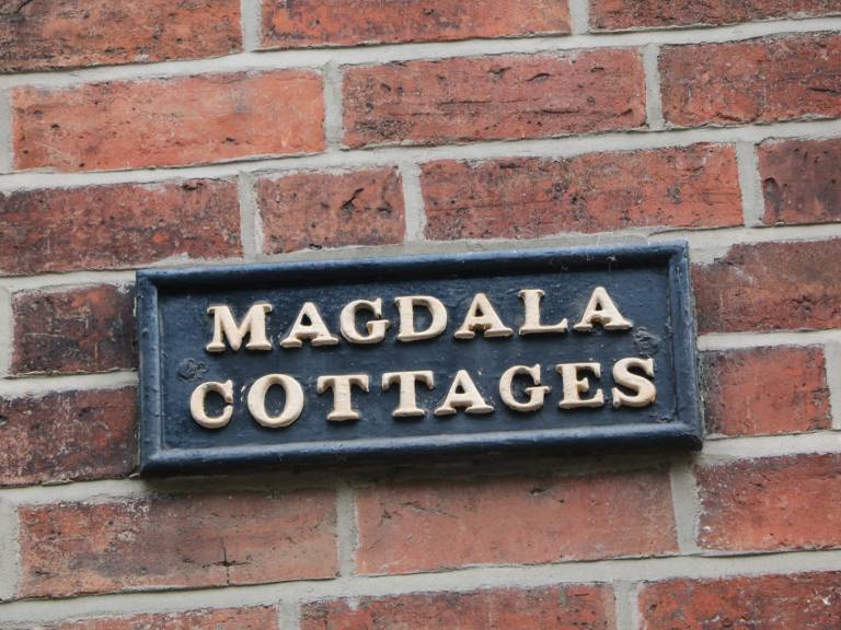 Cottage with garden — photo 3