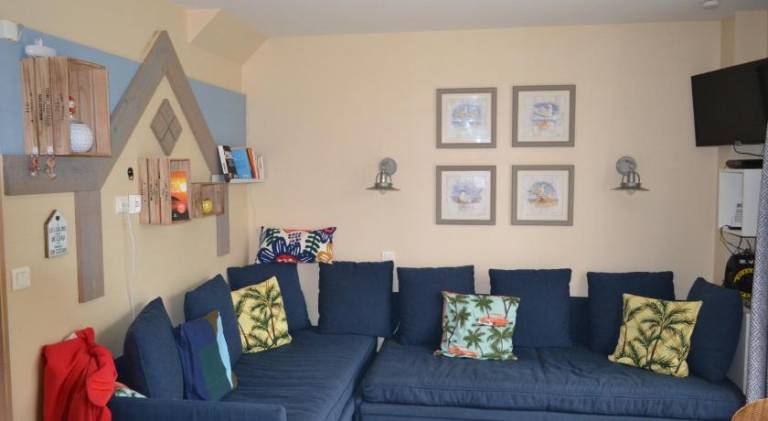 Vacation home with pool — photo 2