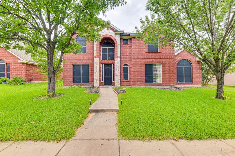Shop, Play & Explore: Family Home in Allen — photo 3