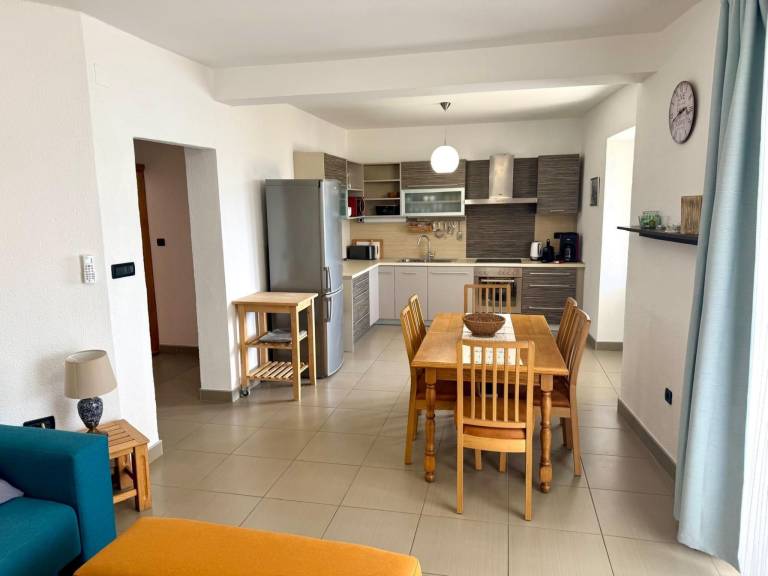 Fully equipped wonderful apartment with yard, patio & BBQ | Pets are welcome — photo 4