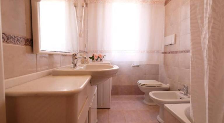 Holiday apartment with 2 rooms for 5 persons — photo 2