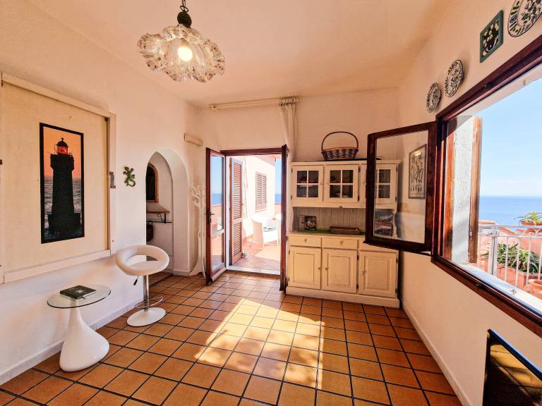 Holiday Home 'Trilocale Maestrale Beach' with Sea View, Terrace and Air Conditioning — photo 3