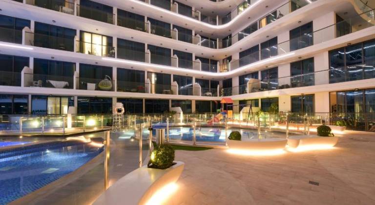 Luxury 1BR with Private Pool & Balcony — photo 3