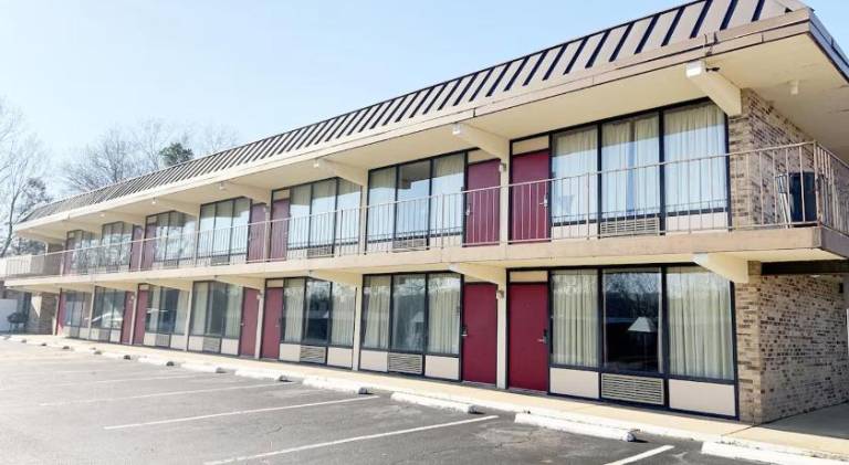 PARIS INN & SUITES in Paris, TN