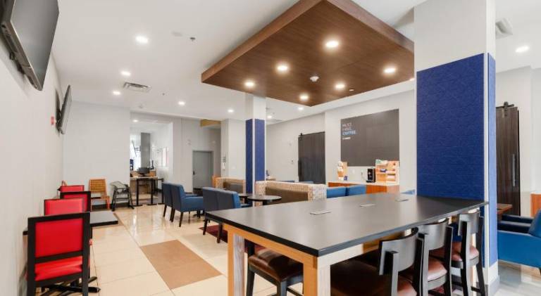 Holiday Inn Express Hotel & Suites-Edmonton South By IHG — photo 5
