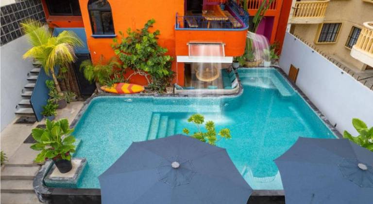 Family-oriented vacation home with patio & pool | Pets allowed in Zihuatanejo