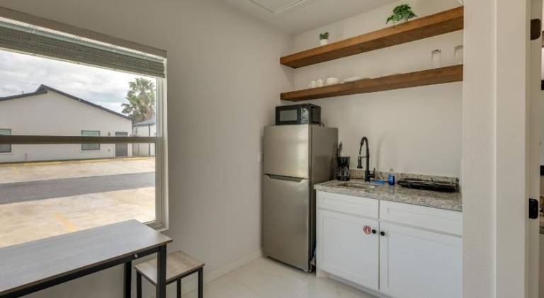 3 Blocks to Gulf! Modern Beach Base in South Padre — photo 3