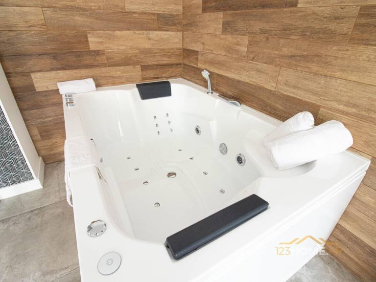 123home- Suite & spa XL in Serris