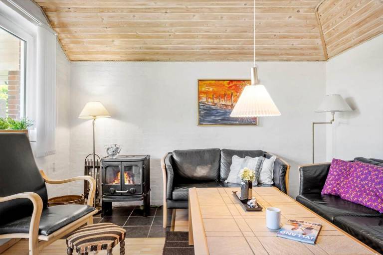 Child-friendly house with terrace, grill & jacuzzi | Beach nearby | Pet-friendly — photo 4