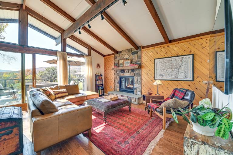 Cozy Mtn-View Chalet < 2 Mi to Windham Slopes — photo 3