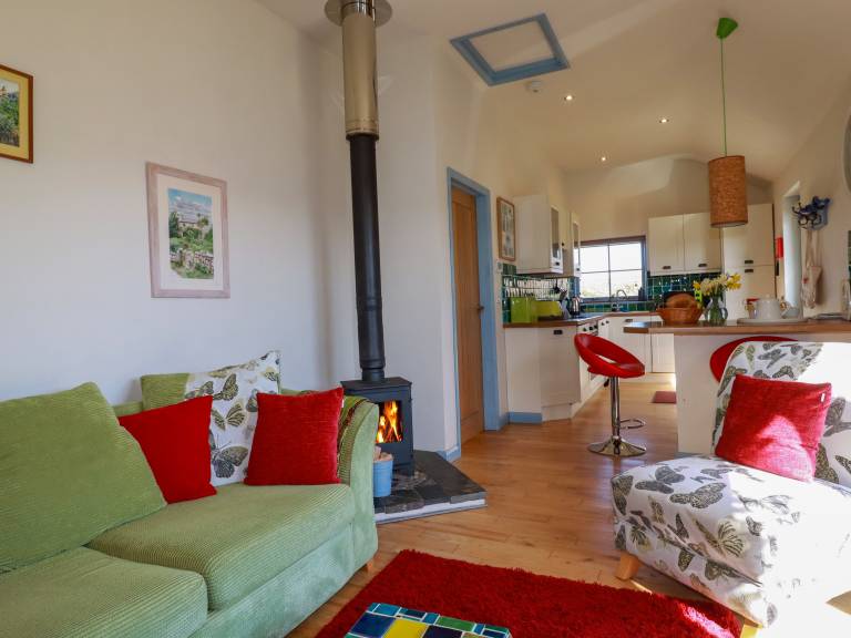 Family-friendly wonderful cottage with yard | Pet-friendly — photo 4