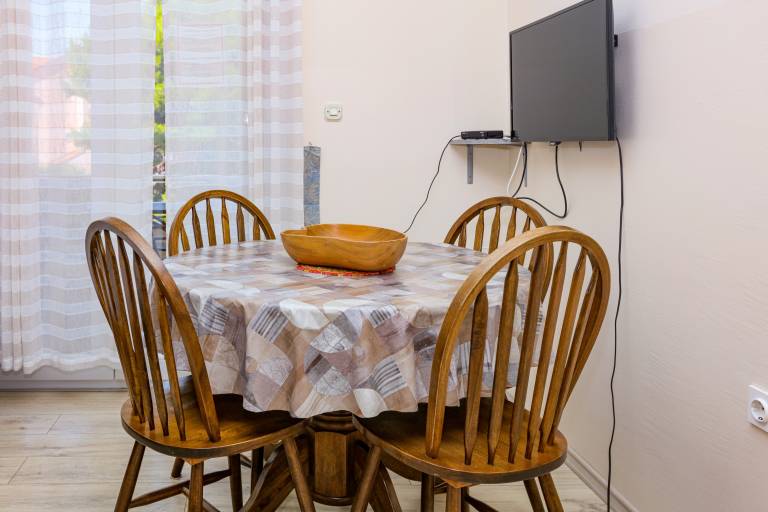 Holiday apartment with patio, yard & barbecue — photo 5