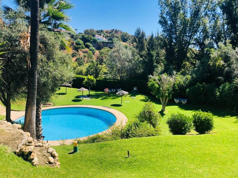 Rental apartment with patio, yard & pool | Good for workation | Pets are welcome in Benahavis