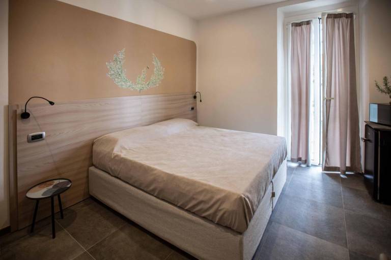 Room 'Stanza - Rosmarino' with Balcony, Wi-Fi and Air Conditioning in La Spezia