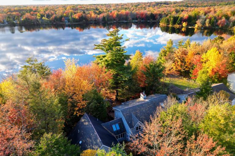 House  Pocono Summit