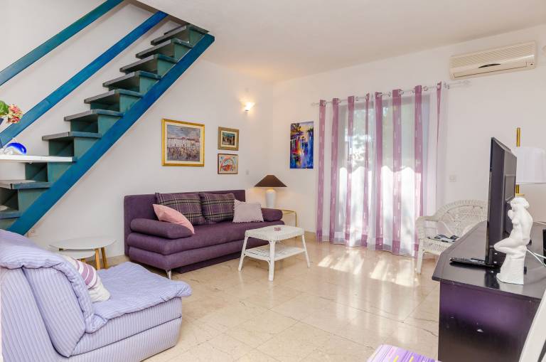 Rental apartment with patio & barbeque | Sea view — photo 2