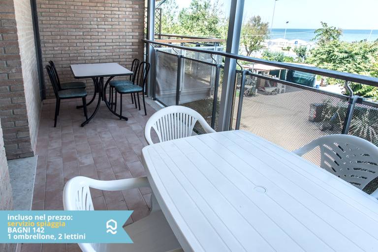 Rental apartment with patio — photo 5