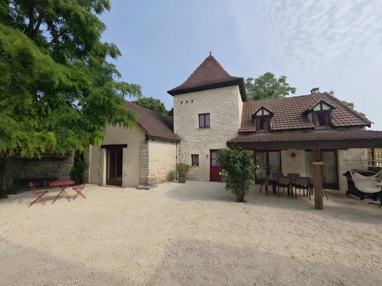 House with pool, barbeque & yard | Garden view — photo 2