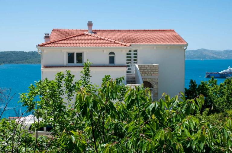 Ferienwohnung in Trogir mit Meerblick, Terrasse, Klimaanlage, W-LAN (3459-3) in Okrug