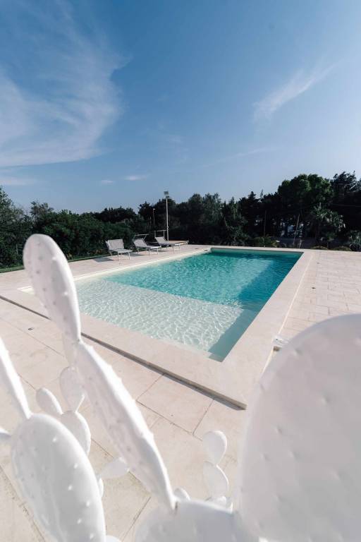Beautiful vacation home with private pool, yard & BBQ | Dogs allowed — photo 2