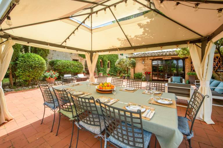 Villa with grill, private pool & yard | Perfect for remote work — photo 4